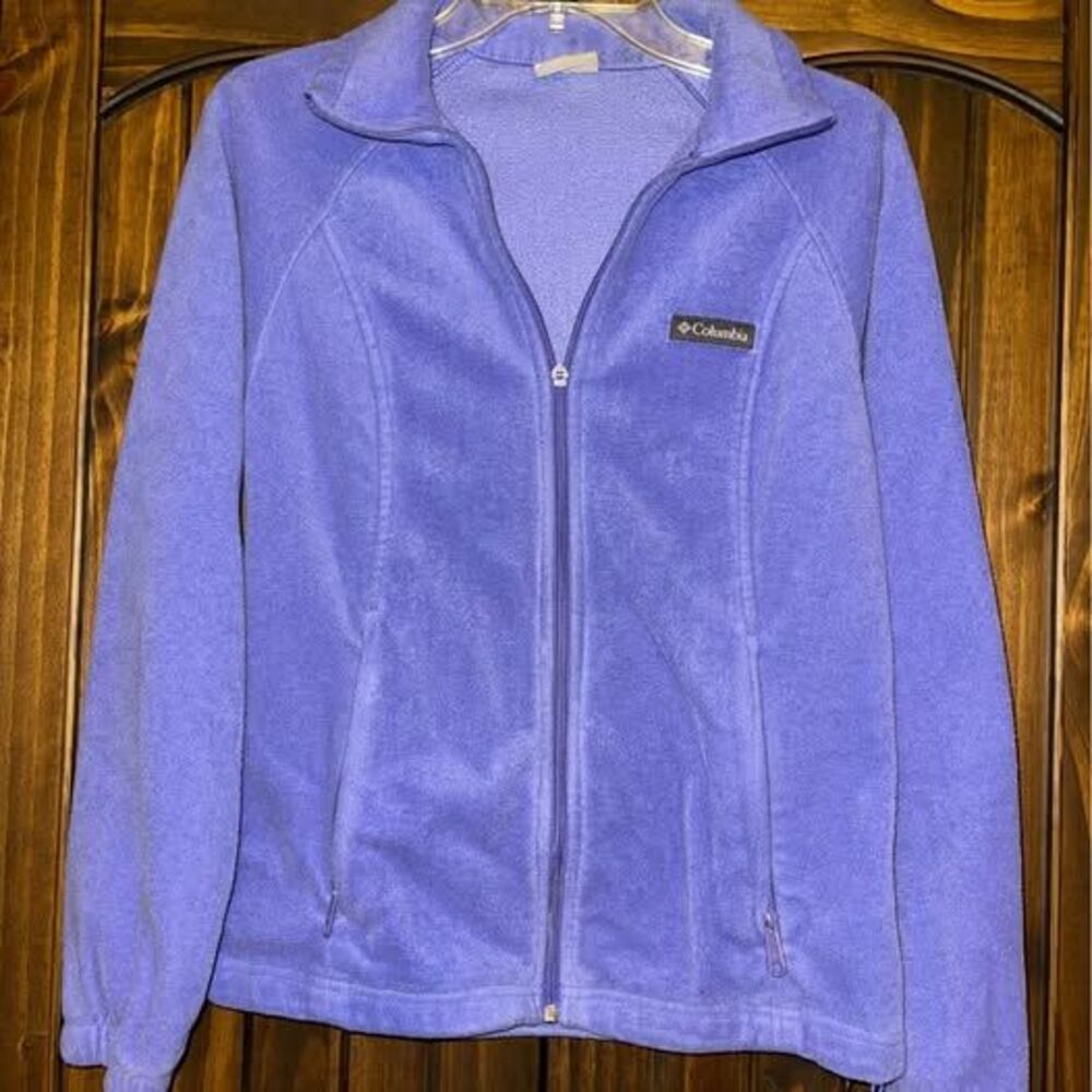 Medium Columbia Fleece Jacket Purple NOTE: Zipper works but is broken